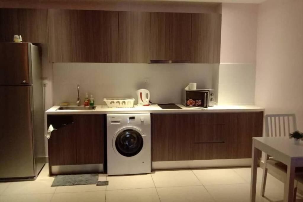 Ha1406 - -netflix-wifi-parking, 3025